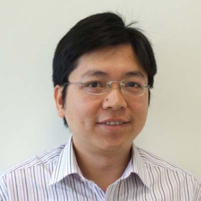 Portrait of Dr Rongjun Chen